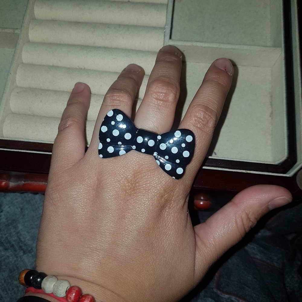 Bow poka-dot ring